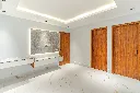 Retail Space St.282 (7 of 17).webp