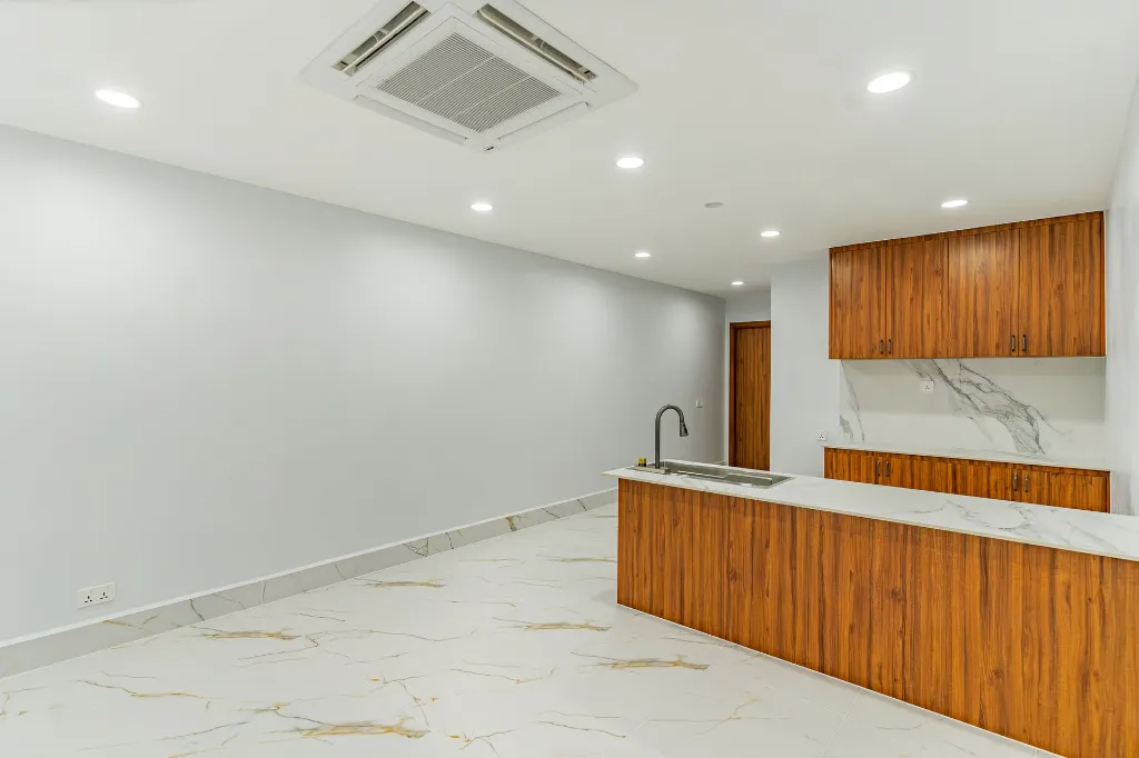 Retail Space St.282 (15 of 17).webp