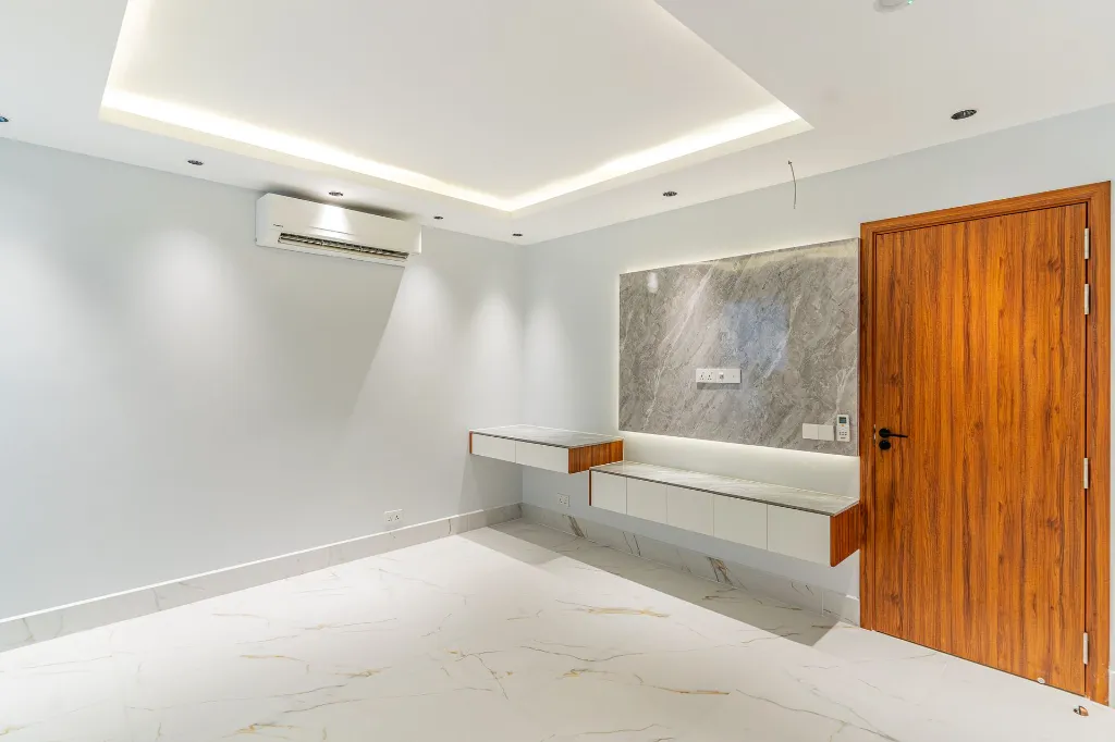Retail Space St.282 (3 of 17).webp