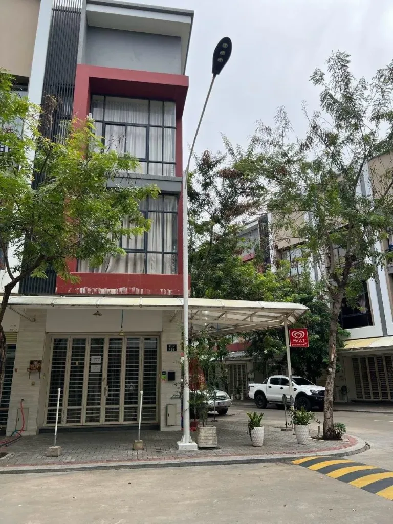 [A128] 1号路炳发城转角排屋