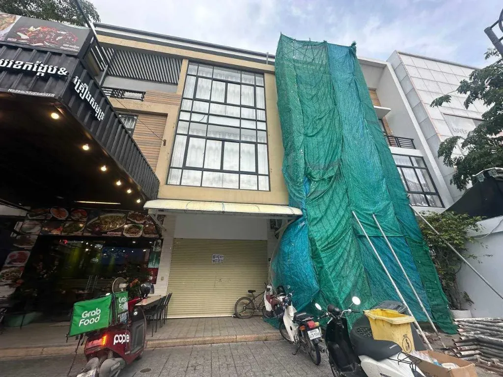 1号路炳发城商业街店铺排屋