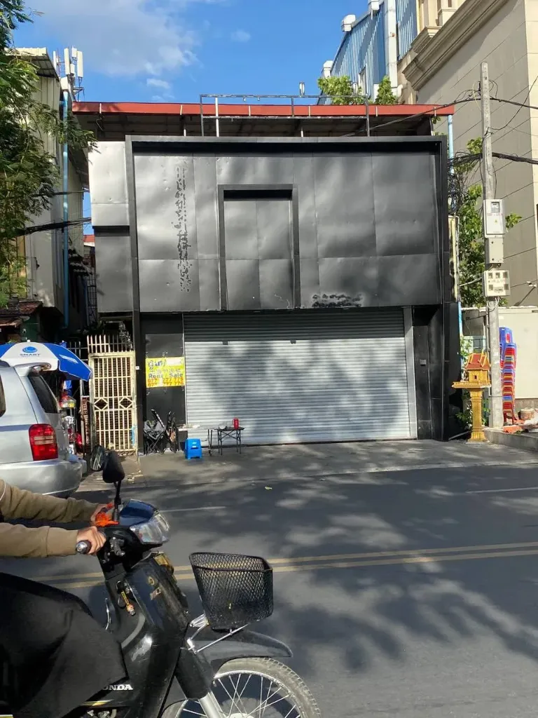 洋人街皇宫河边店面