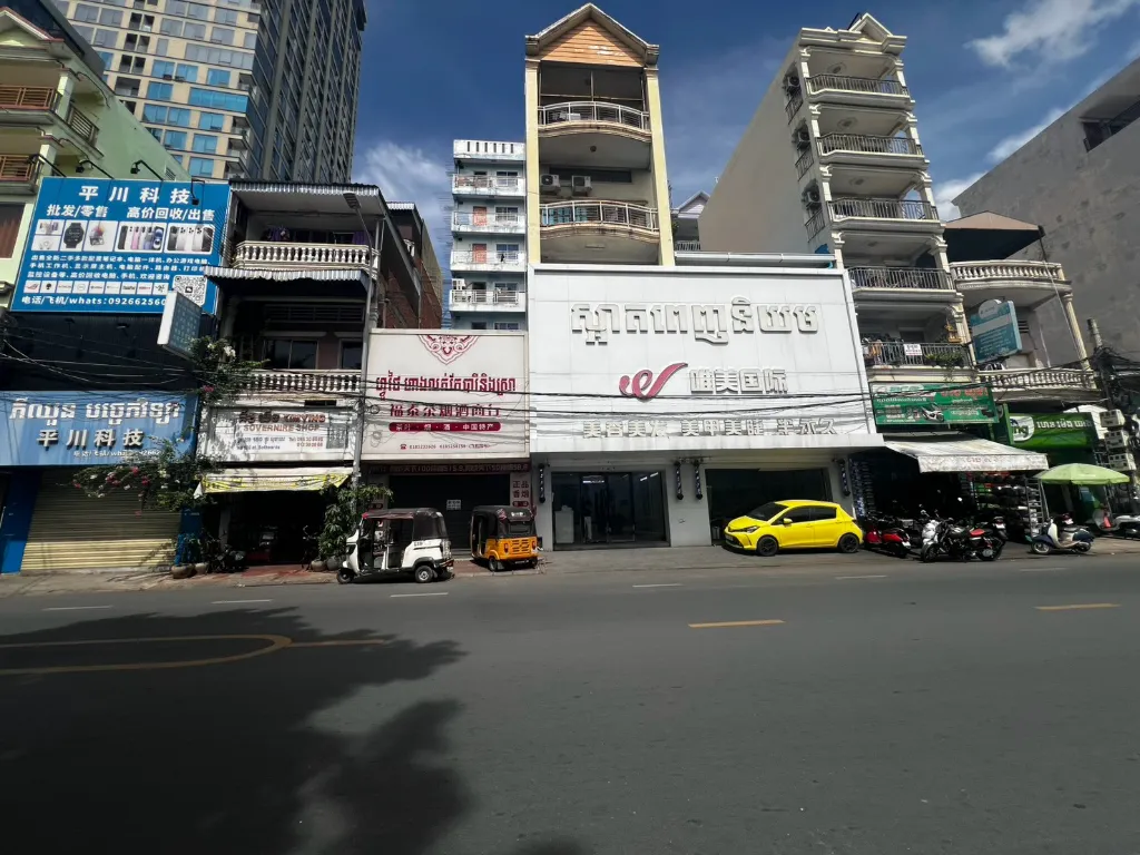 [S185] 永旺1对面餐饮店面