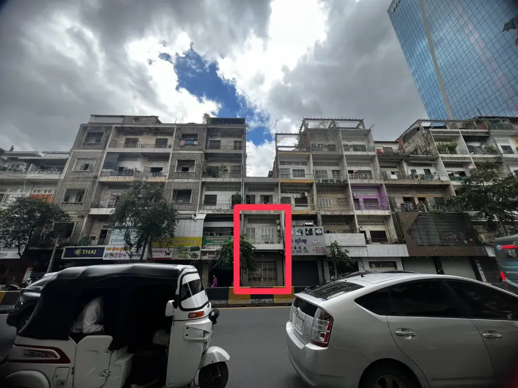[S187] 莫尼旺大道靠近中央市场​ 店面