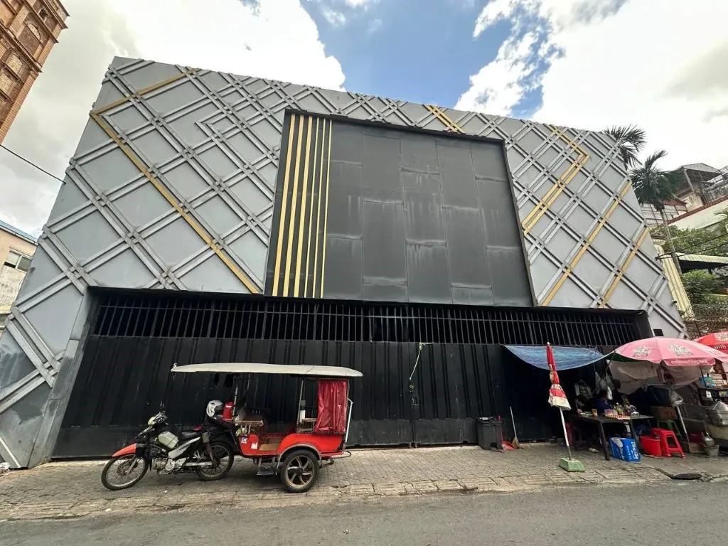[S195] BKK1 饮餐店面