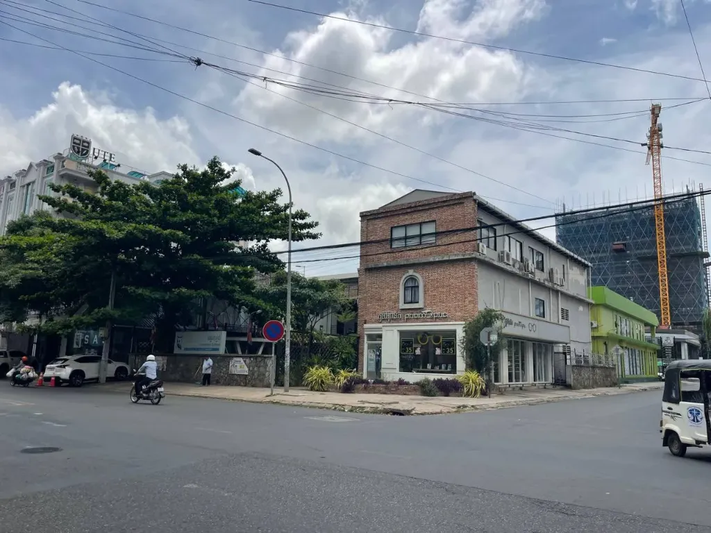 堆谷区超大商住综合一体楼