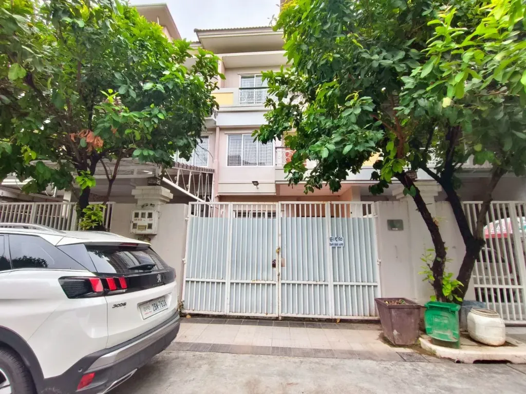[V27] 一号路炳发連排排屋