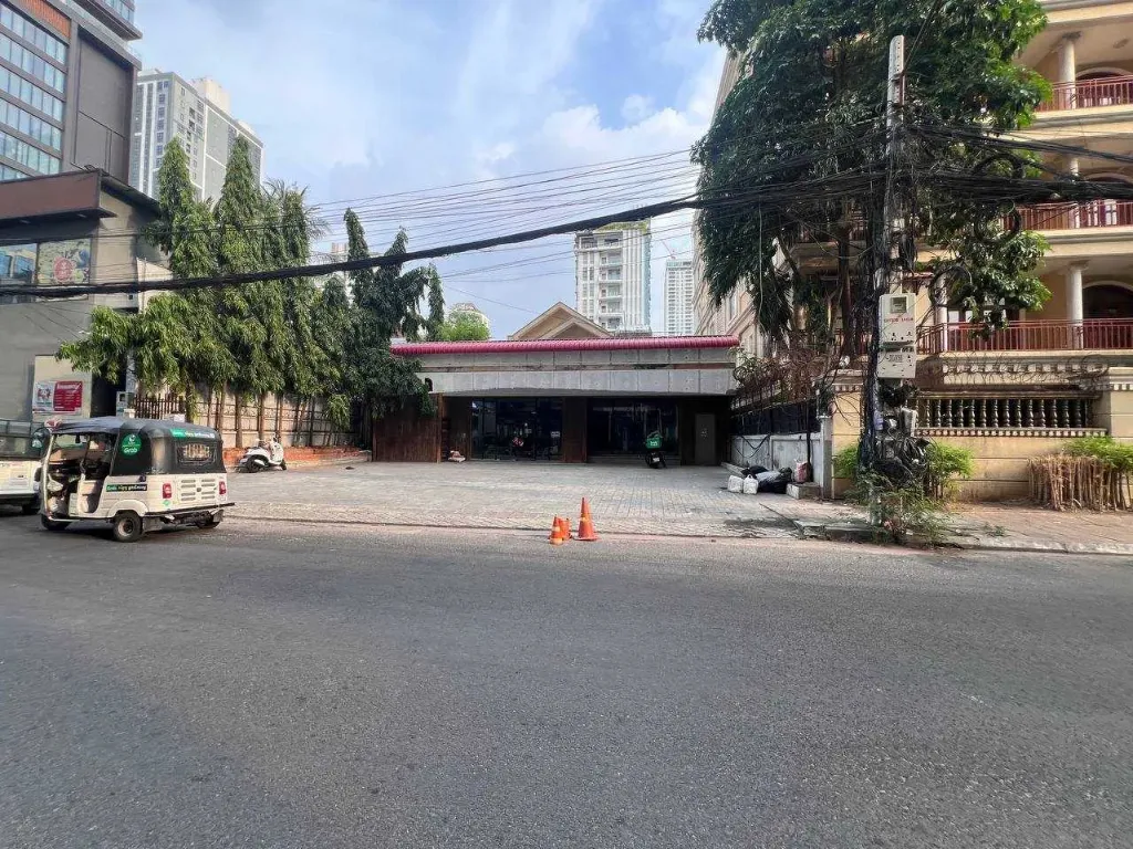 [S27] BKK1 322大店面