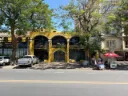 洋人街 河边三户打通的店面