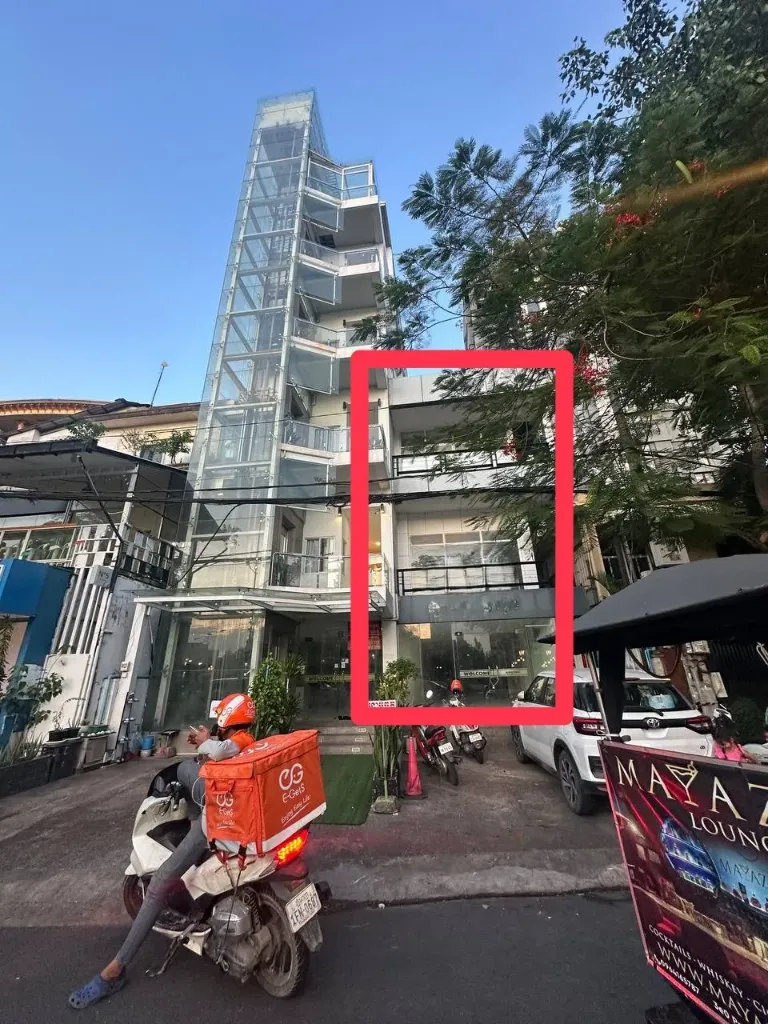 洋人街河边店面