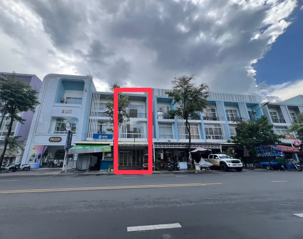 1号路炳发城商业街店捕排屋